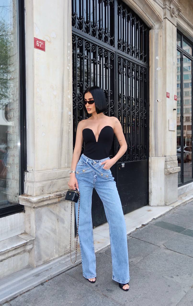 Crisscross jeans